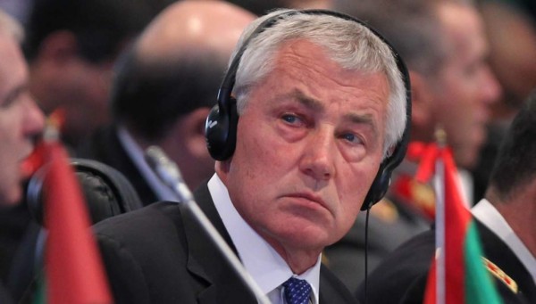 Hagel discute temas con homólogos de Honduras y El Salvador