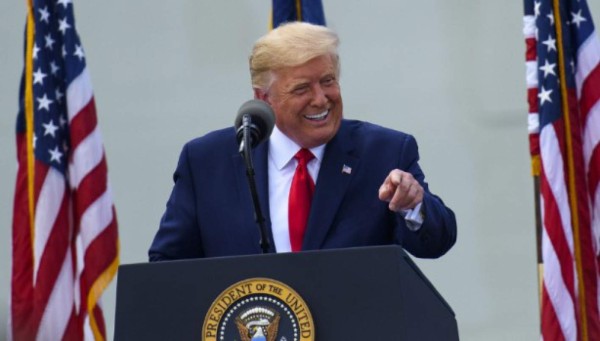 Trump alienta a estadounidenses a votar dos veces