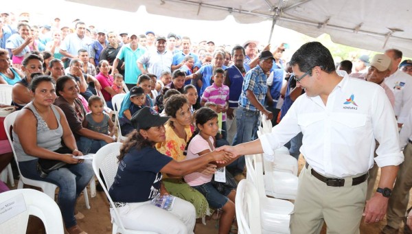 Presidente inaugura moderno sistema de riego en Choluteca