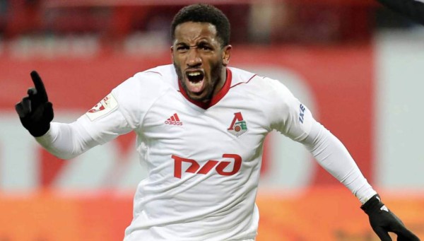 Jefferson Farfán reacciona molesto por recorte salarial: 'Que jueguen con todo menos con mi dinero'