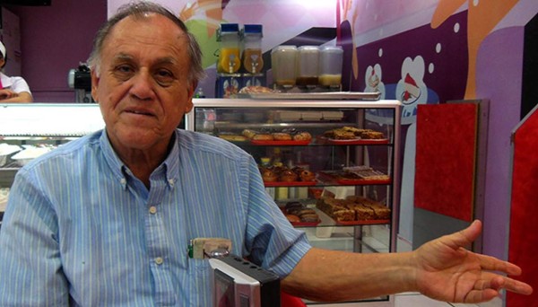 'Chelato' puede viajar en avión presidencial a Costa Rica