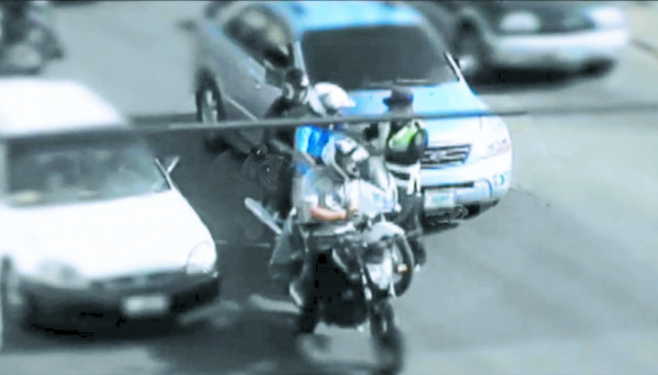 Como padre e hijo ejemplar recuerdan a policía asesinado