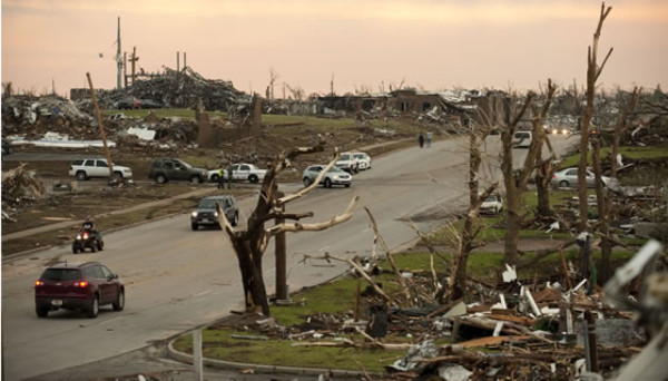 Tornado arrasa Missouri y deja al menos 116 muertos