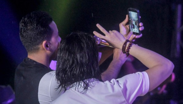 Romeo Santos flechó a las sampedranas