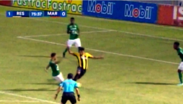 VIDEO: El inexistente penal a favor del Real España ante Marathón