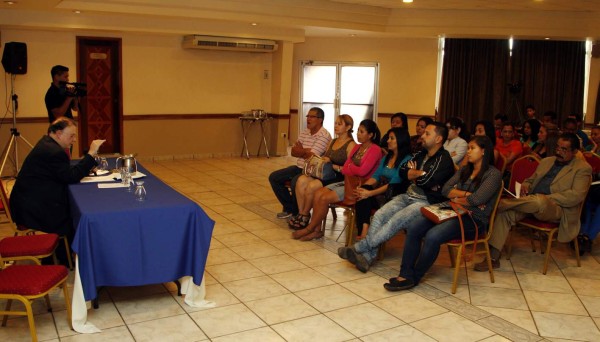 Periodistas del norte de Honduras se capacitan