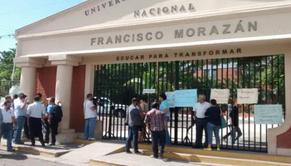 Estudiantes de la UPN salen a protestar contra decreto aprobado en Educación