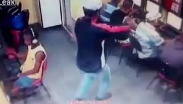 Video: Sicario falla, se va y regresa a matar a su víctima