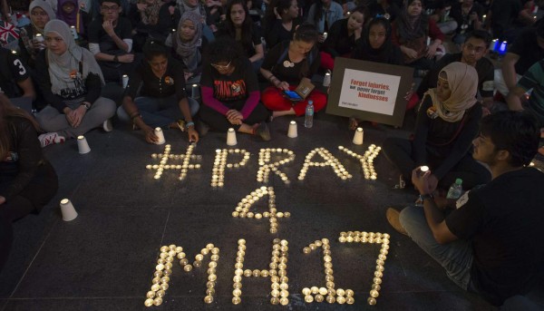 Oraciones para despedir a las víctimas del vuelo MH17