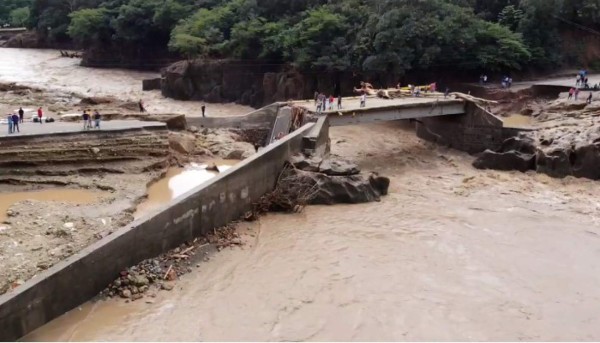 Honduras comienza a rehabilitar carreteras dañadas por Iota y Eta