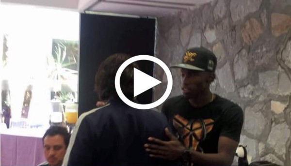 VIDEO: Plantilla del Monterrey da la bienvenida a Alberth Elis