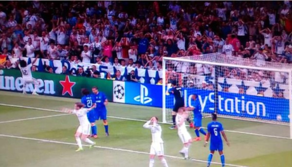 Video: Marcelo celebró con mucha euforia un gol de Bale que no existió