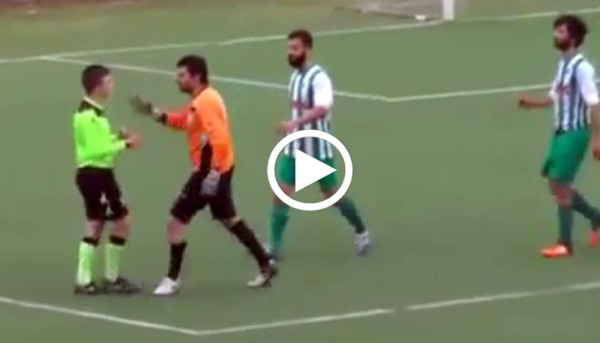 VIDEO: La bochornosa agresión a un árbitro en el fútbol italiano
