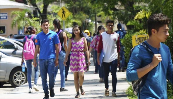 Hay oportunidades de becas de estudio en el extranjero