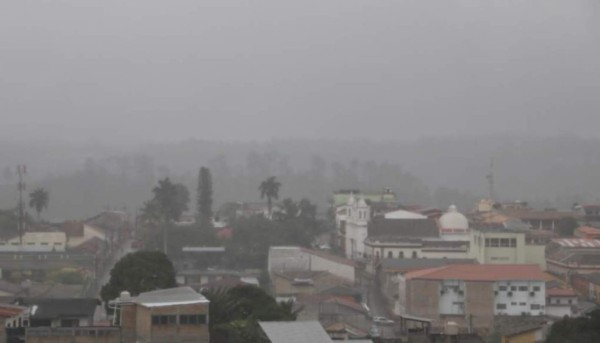 Onda tropical dejaría lluvias este fin de semana en Honduras
