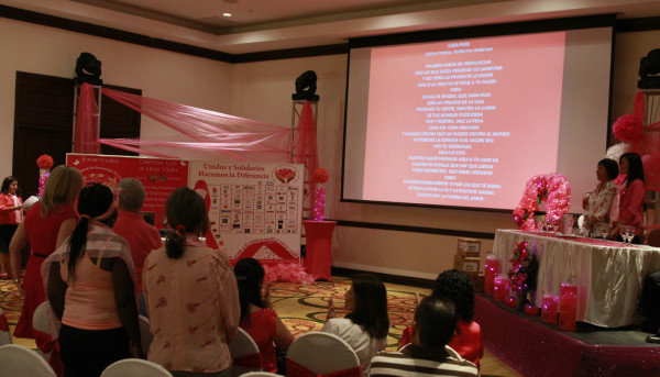 Una de cada ocho mujeres enfrentan cáncer de mama