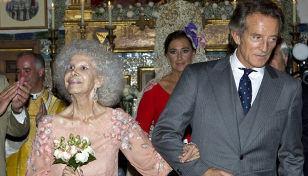 La duquesa de Alba agoniza en España