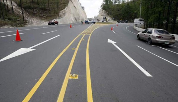 Piden a turistas viajar con precaución para evitar tragedias en las carreteras