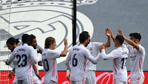Nacho Fernández renueva su contrato con el Real Madrid hasta 2023