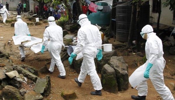 Personal sanitario de Liberia inicia huelga en plena crisis del ébola