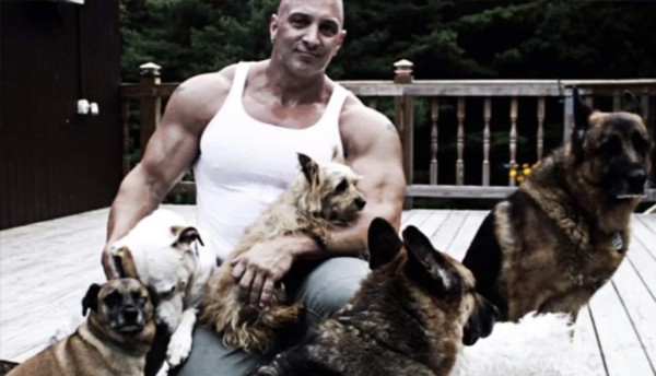 Fiscalía de Nueva York pedirá pena capital contra un policía por asesinato