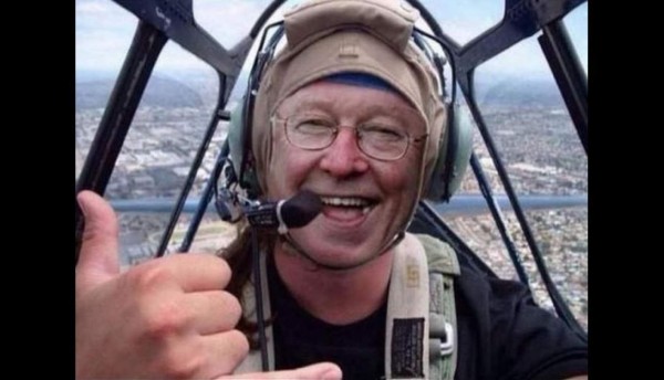 La avioneta del mensaje a Cristiano la manejó... ¡Ferguson!