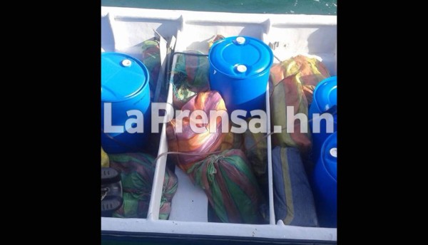 Incautan lancha colombiana con 540 kilos de cocaína en La Mosquitia de Honduras