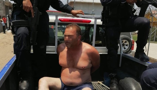 Detienen a sujeto que intentó agredir a policía en operativo por toque de queda