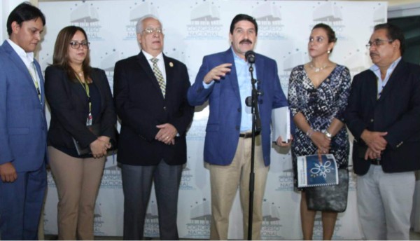 CN y rector de la UNAH se reunen por reglamento electoral estudiantil