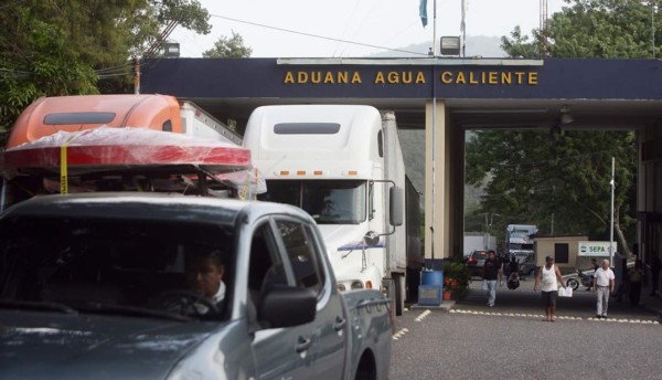 Más de 30 cubanos fueron detenidos en frontera de Honduras y Guatemala