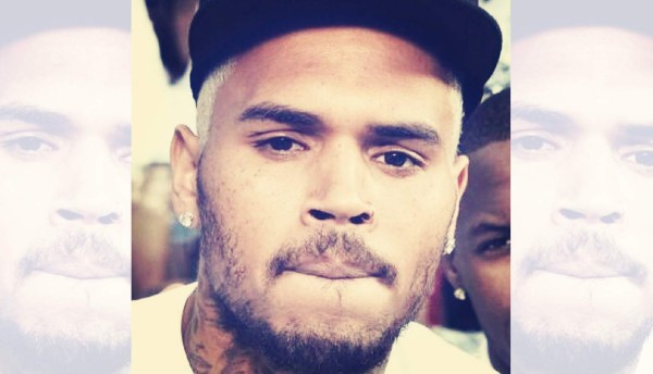 Chris Brown: 'Esta epidemia de ébola es una forma de control de la población'