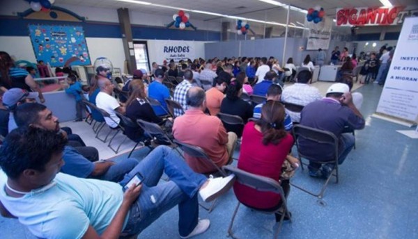 Oregon rechaza dar licencias de conducir a inmigrantes