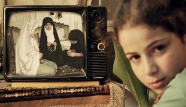 Una niña se convierte en estrella de internet contando con humor la guerra en Siria