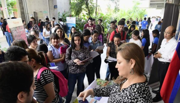 Taiwán anuncia su programa de becas para hondureños