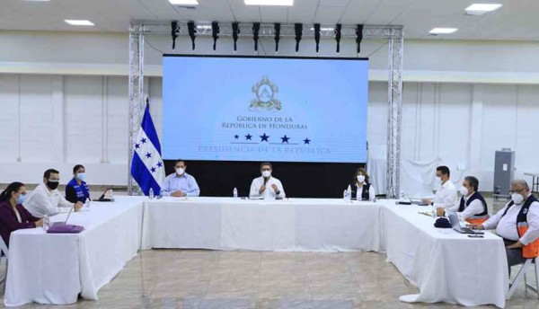 Presidente Hernández destaca medidas anticipadas en lucha contra el covid-19
