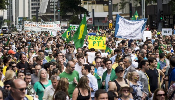 Protestan en Brasil en contra del Gobierno de Rousseff