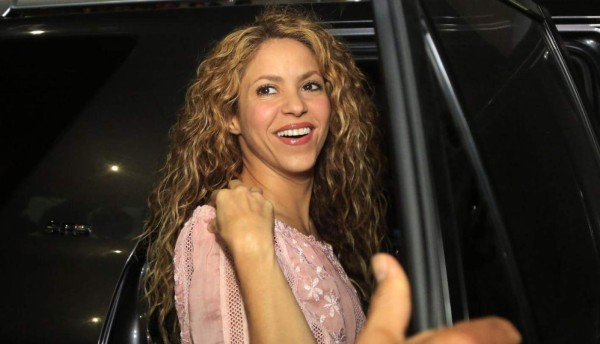 Shakira y Rihanna protagonizan sensual video