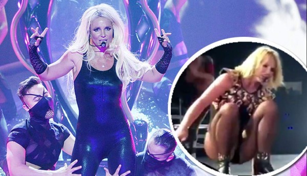 Britney Spears cayó y se dobló el tobillo durante concierto en Las Vegas