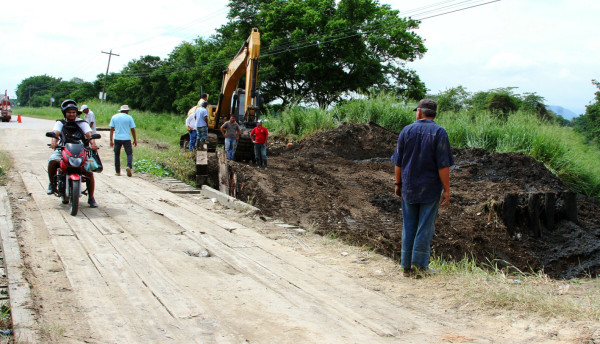 Construyen caja puente en La Lima