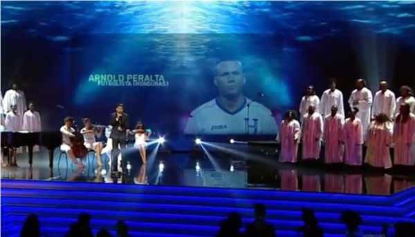 Premios Univisión y su emotivo homenaje a Arnold Peralta
