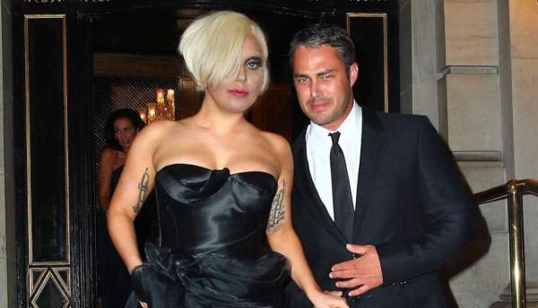Lady Gaga y su novio se comprometen
