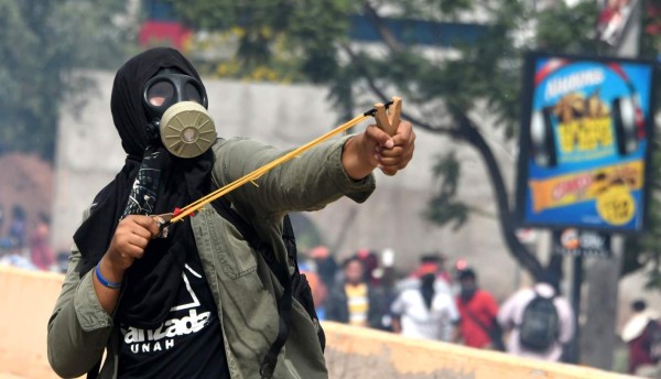 Vandalismo y caos en protestas de la Alianza