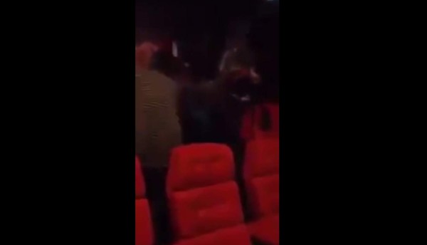 Mujer es poseída mientras miraba 'El Conjuro 2' en el cine