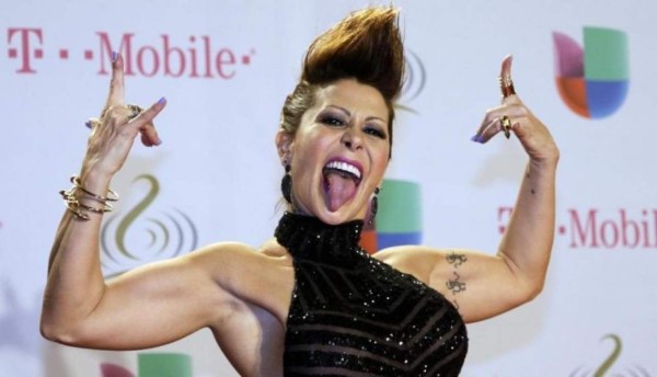 Irreconocible luce el rostro de Alejandra Guzmán a causa de las cirugías