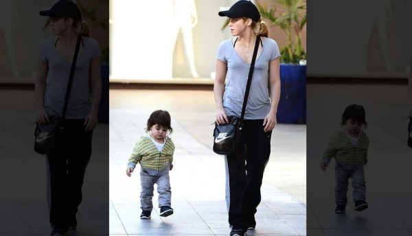 Shakira improvisa las niñeras de su hijo Milan