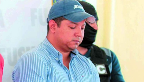 Empleado de banco es acusado de robar L5 millones