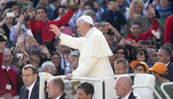 'Si hablo de tierra, techo y trabajo resulta que el Papa es comunista'