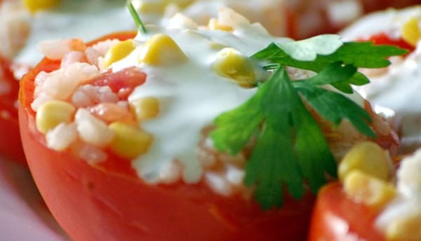 Tomates rellenos al estilo vegano