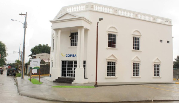 Cofisa celebra con promociones su tercer aniversario en Villanueva
