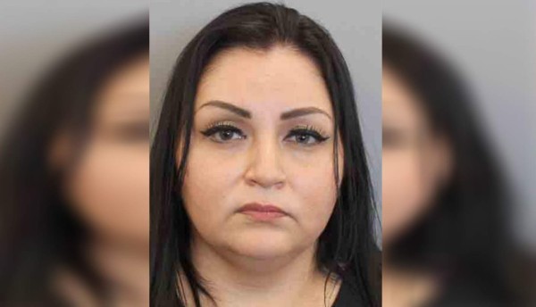 Latina es arrestada por atropellar a un ciclista y fugarse en Houston
